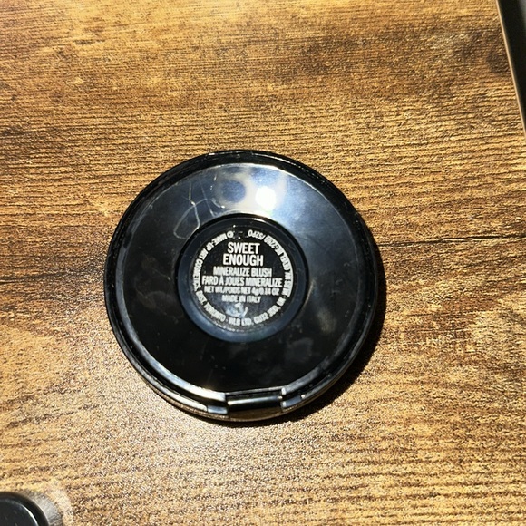 Mac Mineralized Blush - Picture 2 of 3